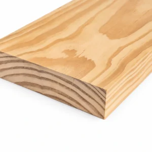 Detalle de madera de pino tratada con CCA.