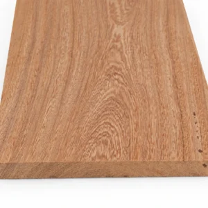 Tabla de madera Angelim cepillada.