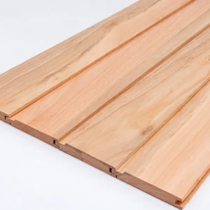Lambriz de madera clara para paredes y cielorrasos.