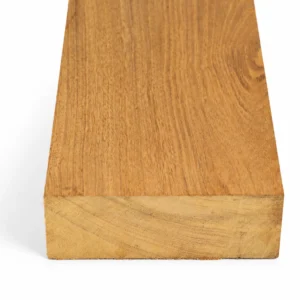 - Madera Tatajuba para estructuras y carpintería.